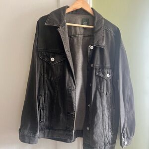 Women’s  Oversized Denim Jacket - Classic Button-Up Style